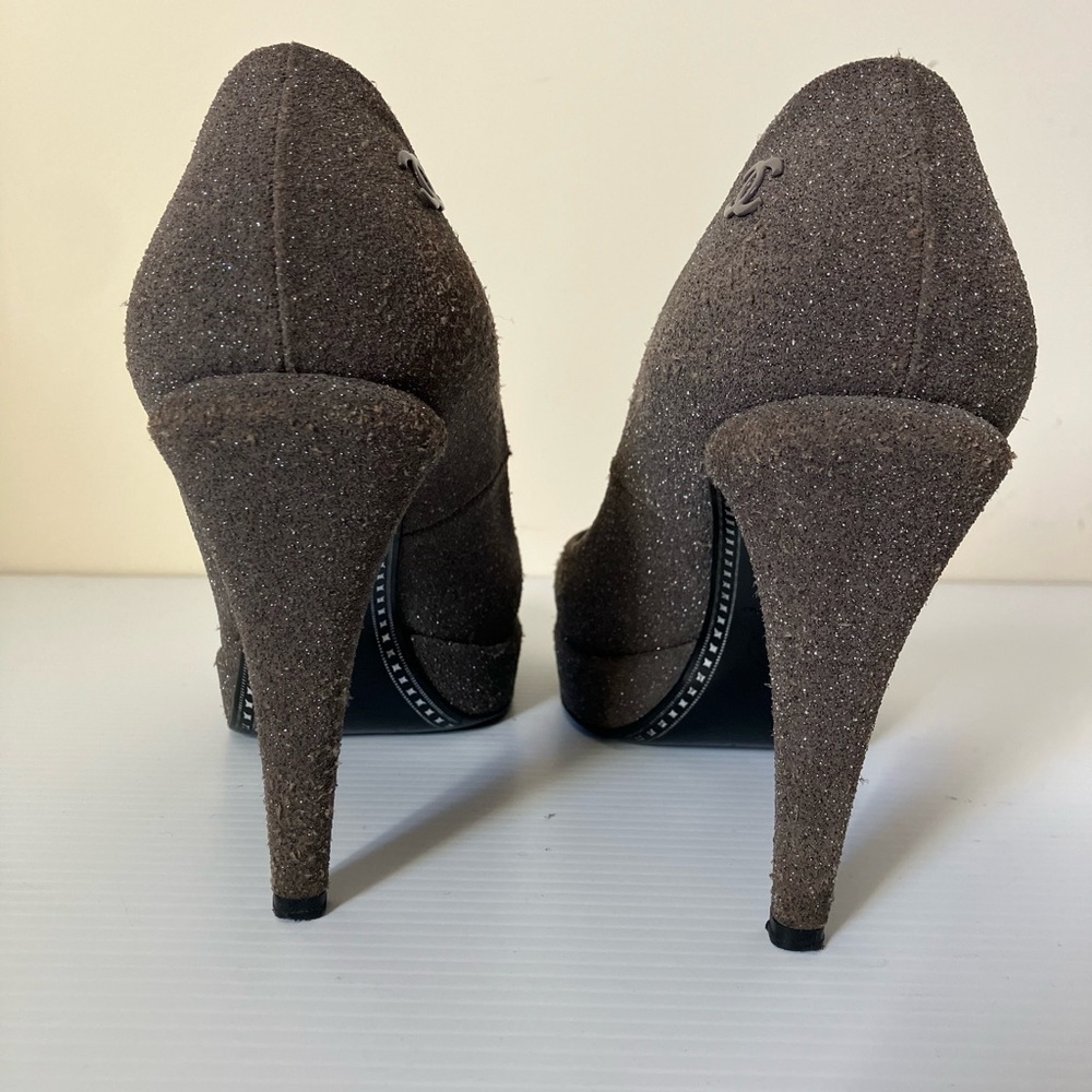 Chanel Charcoal Gray Sparkle Textured Black Cap Toe Platform Pump Heels size 39 - Picture 12 of 14